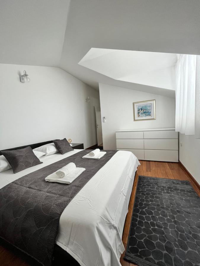 Sky - Beautiful Rooftop Apartment With Shared Pool Σπλιτ Εξωτερικό φωτογραφία