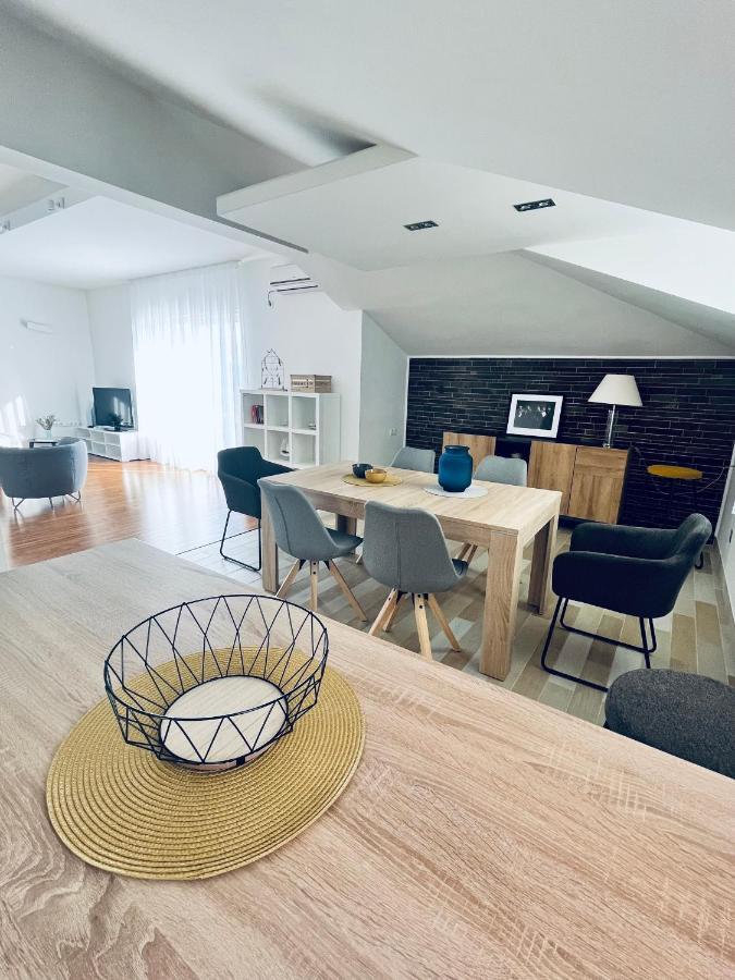 Sky - Beautiful Rooftop Apartment With Shared Pool Σπλιτ Εξωτερικό φωτογραφία